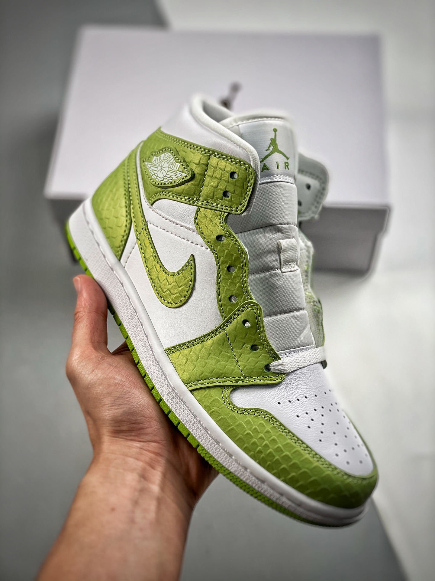 -4 Versión de verificación Air Jordan 1 Mid Serpiente Blanco Verde, la mejor calidad de caña media en el mercado, calid…