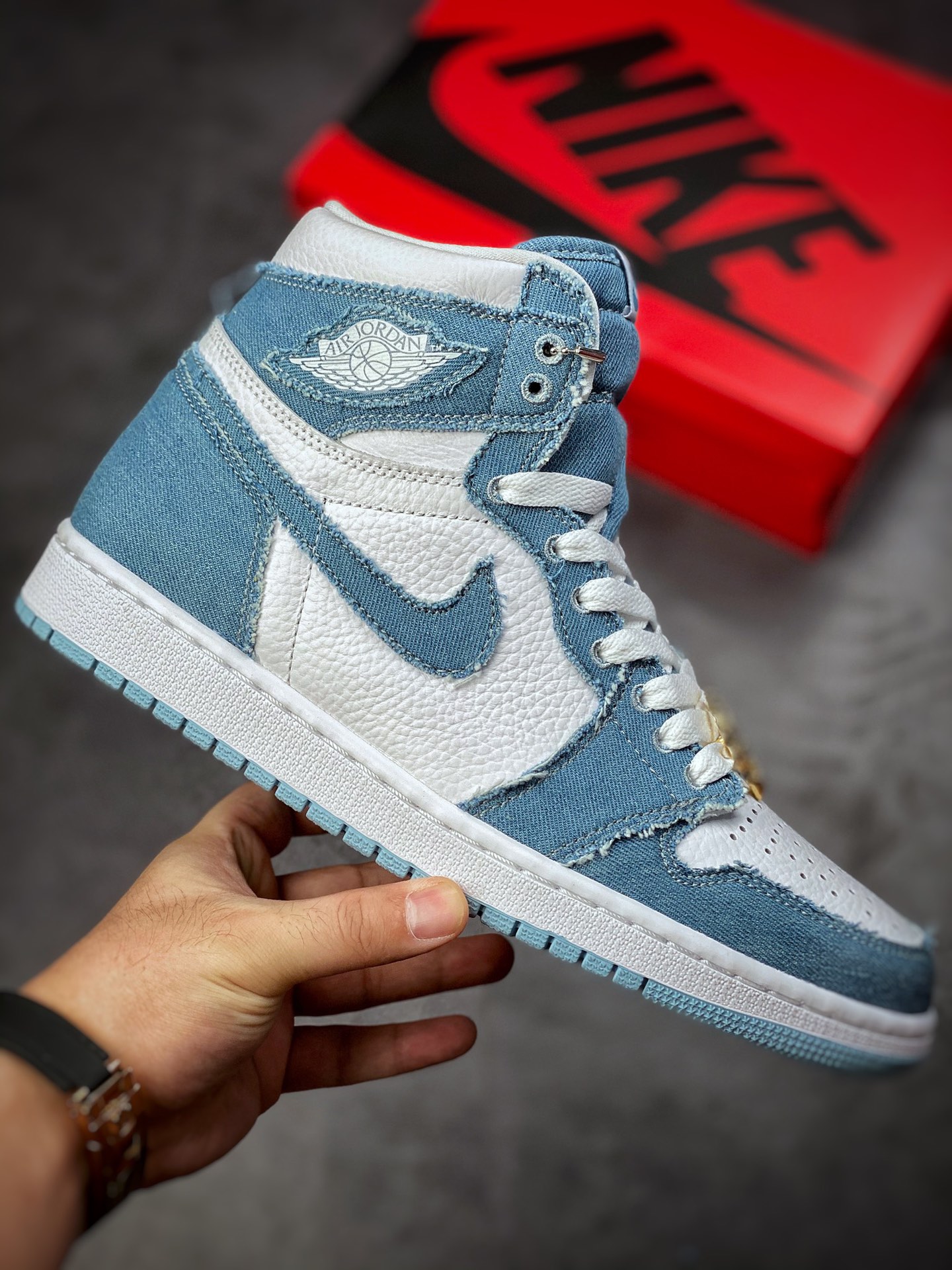 300 Air Jordan 1 Retro ”Denim”  高帮 水洗做旧丹宁牛仔蓝 DM9036-104