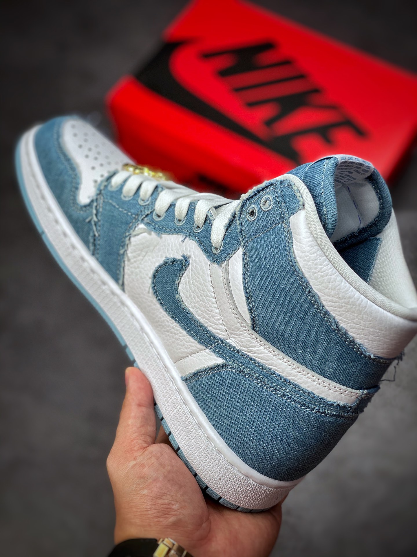 300 Air Jordan 1 Retro ”Denim”  高帮 水洗做旧丹宁牛仔蓝 DM9036-104