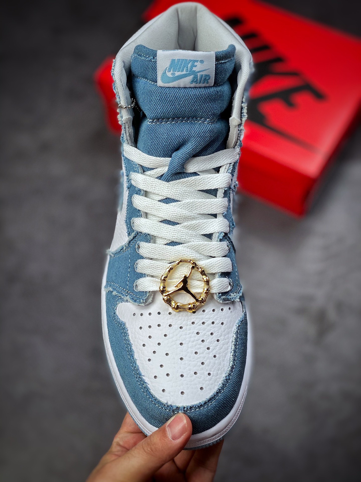 300 Air Jordan 1 Retro ”Denim”  高帮 水洗做旧丹宁牛仔蓝 DM9036-104