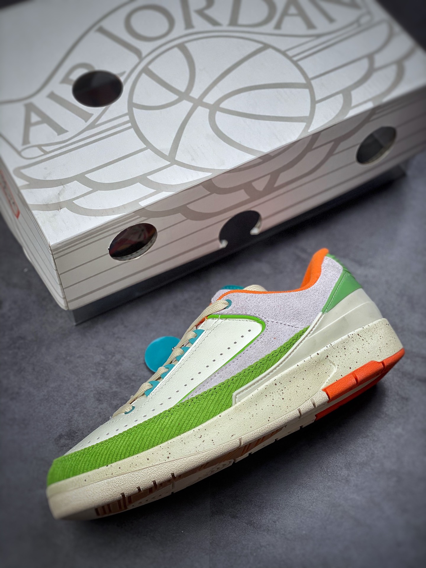 220 Off-White x Air Jordan AJ2 Low SP  联名款篮球鞋 透明原盒版本  DV6206-183