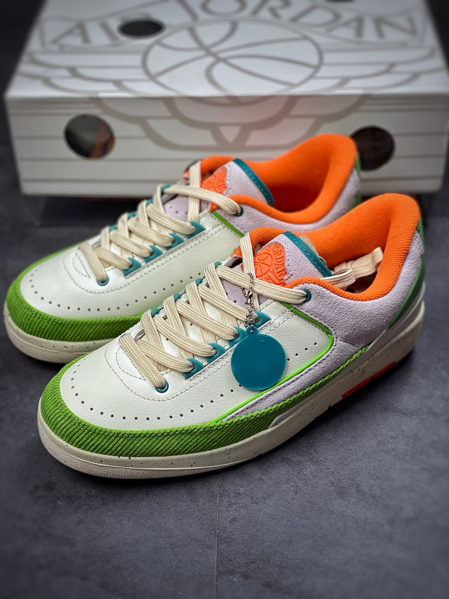 220 Off-White x Air Jordan AJ2 Low SP  联名款篮球鞋 透明原盒版本  DV6206-183