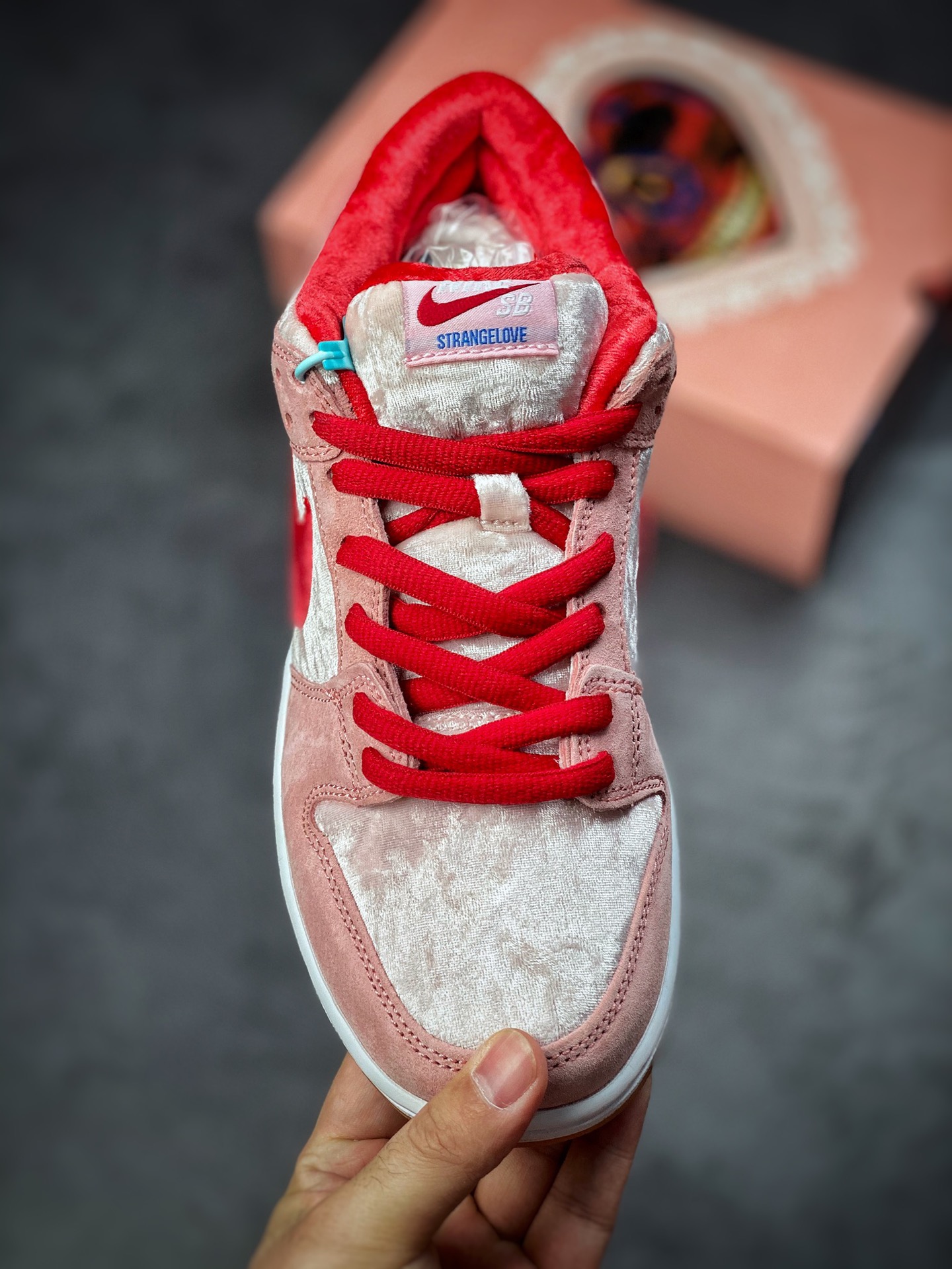 240 Nike SB Low Dunk Low x Strangelove 情人节 CT2552-800