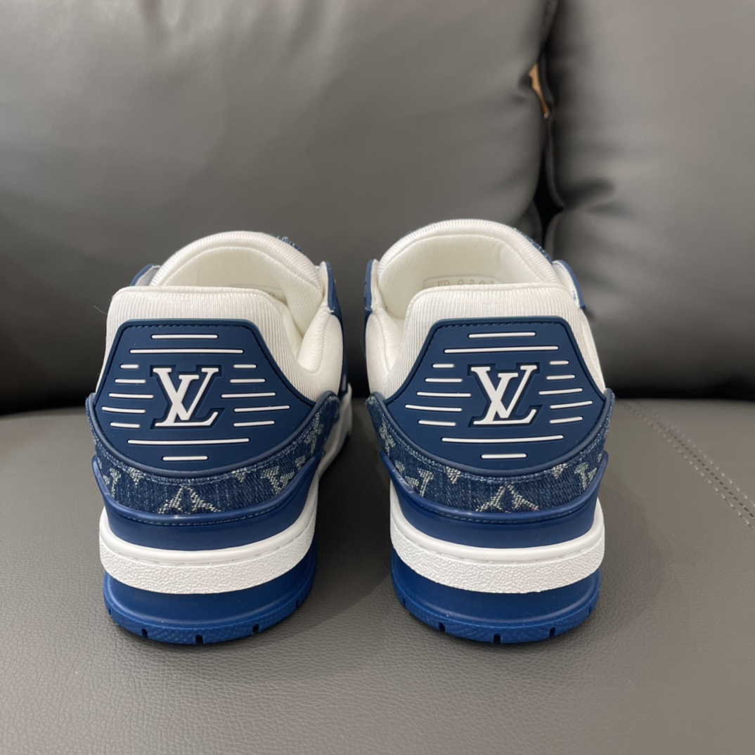 290💰升级版本 原版皮 Trainer 运动鞋取材 Monogram 丹宁布和 Monogram 压纹粒面牛皮革，以色彩和材质的碰撞展现复古篮球鞋的灵感启发。38-45（38 45定制不退换）
