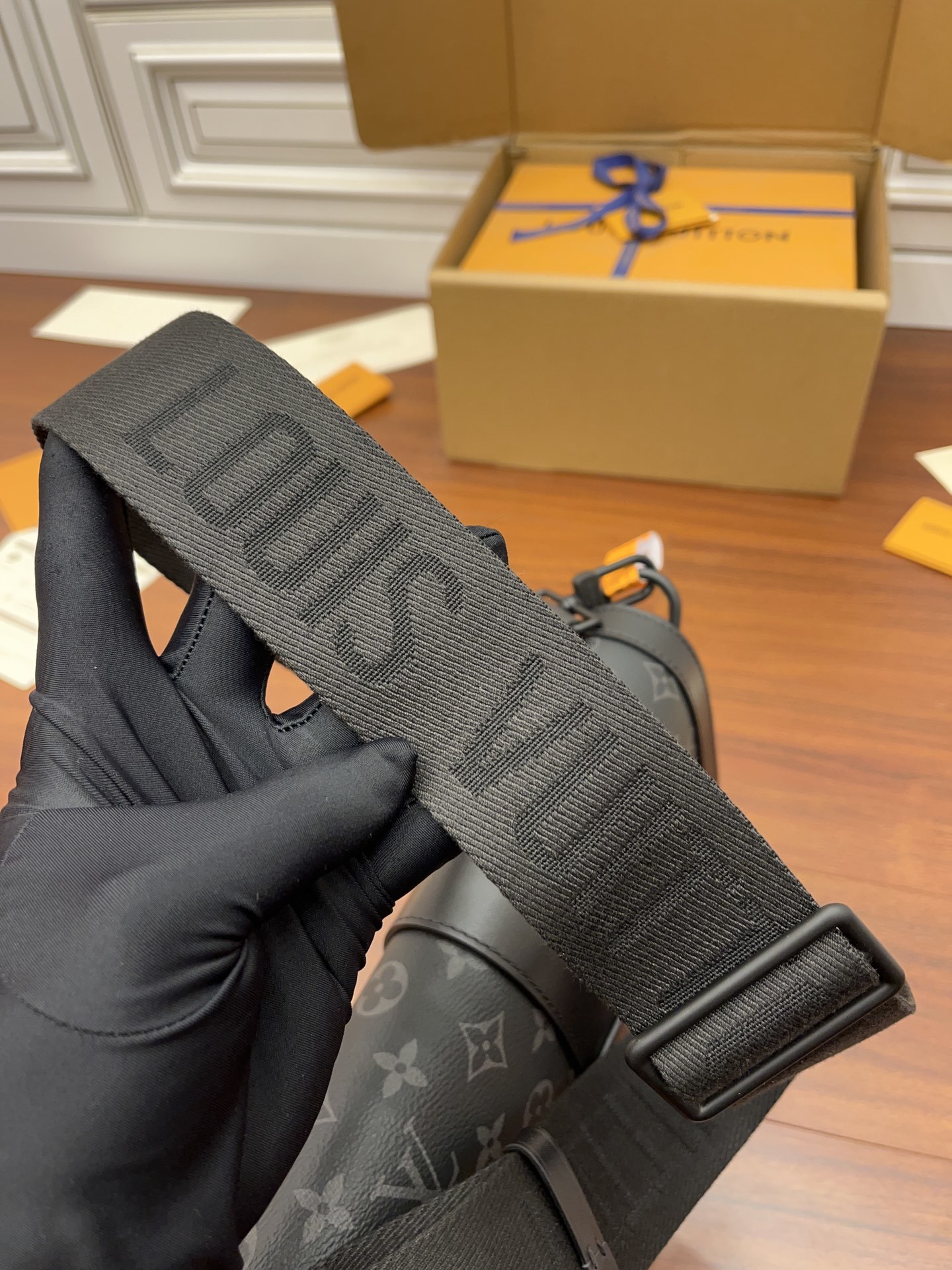 独家首发型号M45911特级加强版品质提升.专柜同步电子芯片内码礼品袋保护纸铜版电子标签合格证皮料是正品
