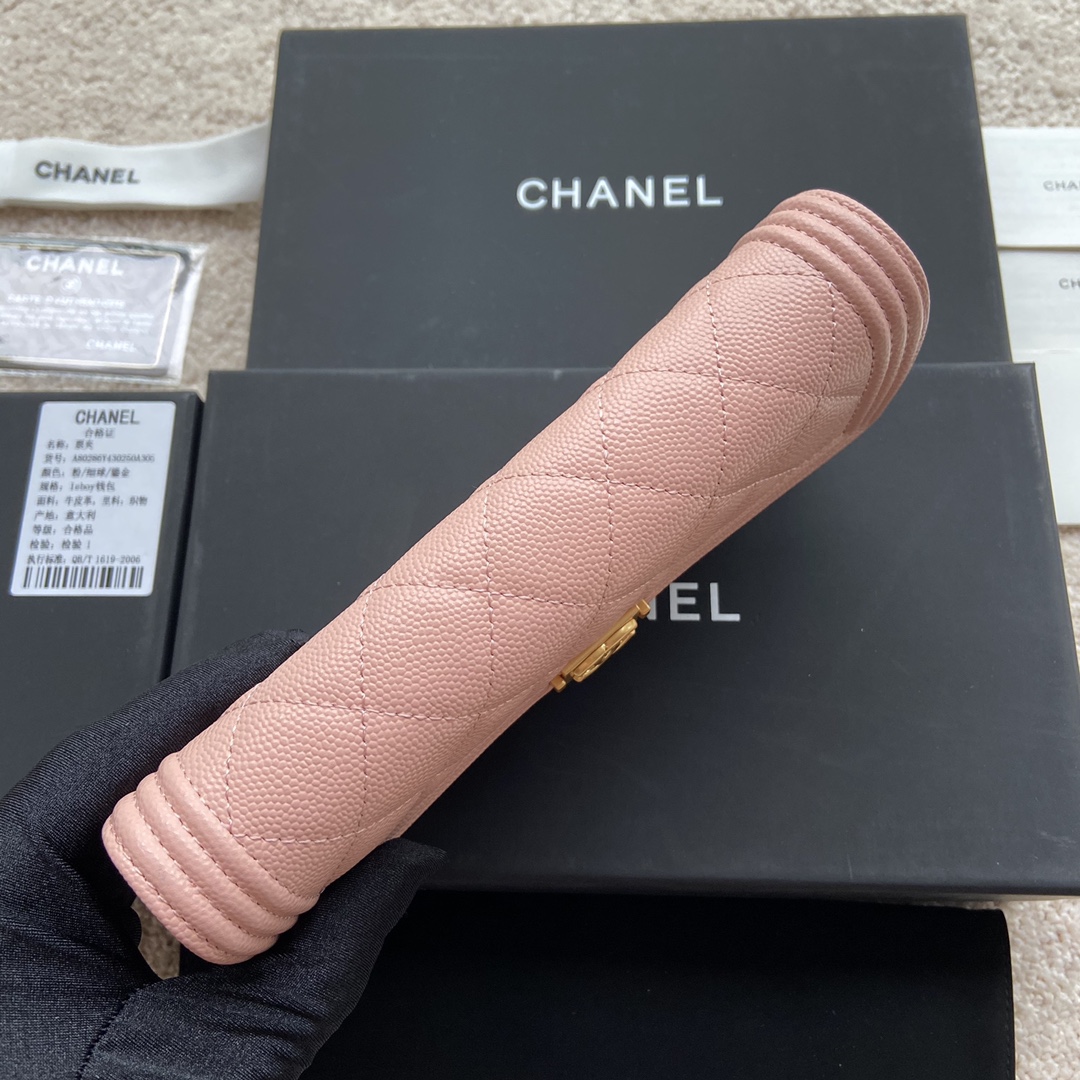 小香进口意大利细颗粒牛皮货号:A80286尺寸:w19h10.5d3cm颜色:粉色细球纹金色唛