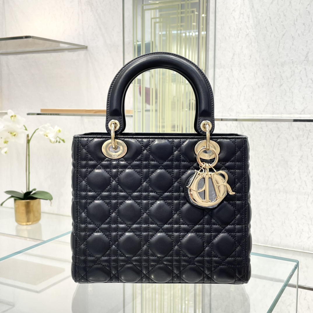 디올 Lady Dior 24cm 블랙 양가죽 까나쥬 백 레플리카