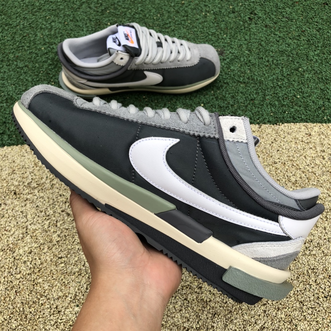 Sacai x Zoom Cortez 4.0 “OG Royal Fuchsia”4.0 50周年联名款 阿甘解构双钩DQ0581-001