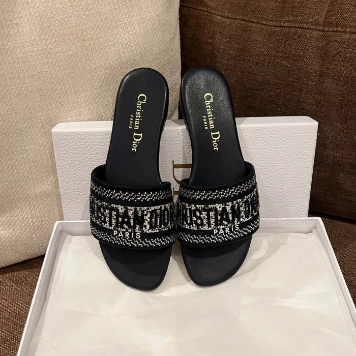 디올 다이아몬드 자수 샌들 141844