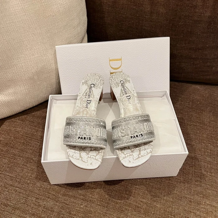 디올 자수 장식 린넨 샌들 141837