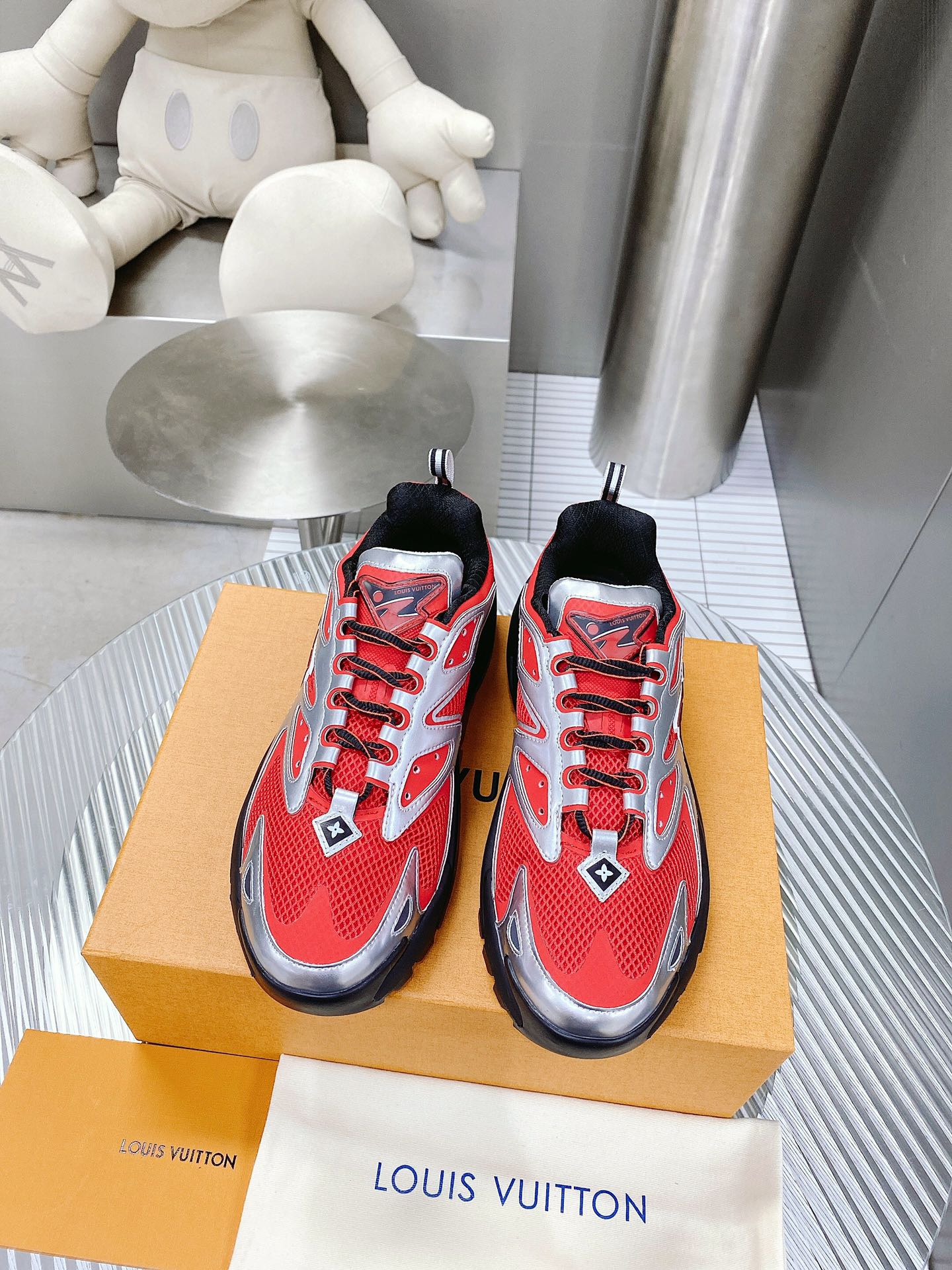 . Louis Vuitton Primavera/Verano 2022 Menswear Show presenta la zapatilla LV Runner Tatic: un textil