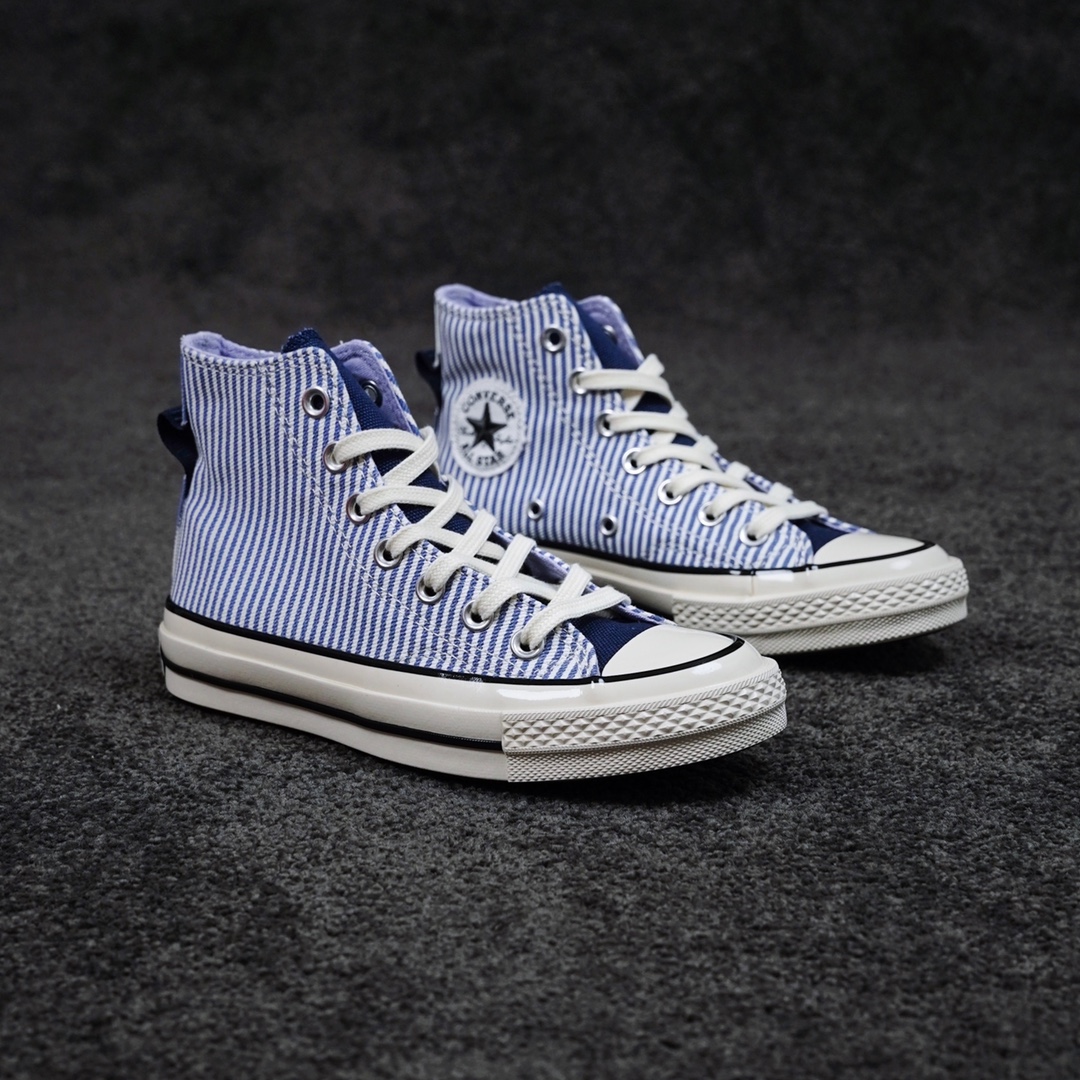 G0 Converse Chuck 1970s 条纹印花夏天和匡威一起“造”动起来经典CHUCK 70S搭配清新条纹用匡威“小彩条”打造不一样的简约时尚低饱和色彩，也能点亮春日造型骨界自在出行，舒适不停和多余的穿搭烦恼SayNo粉色高35-40蓝色高35-44灰色低35-44