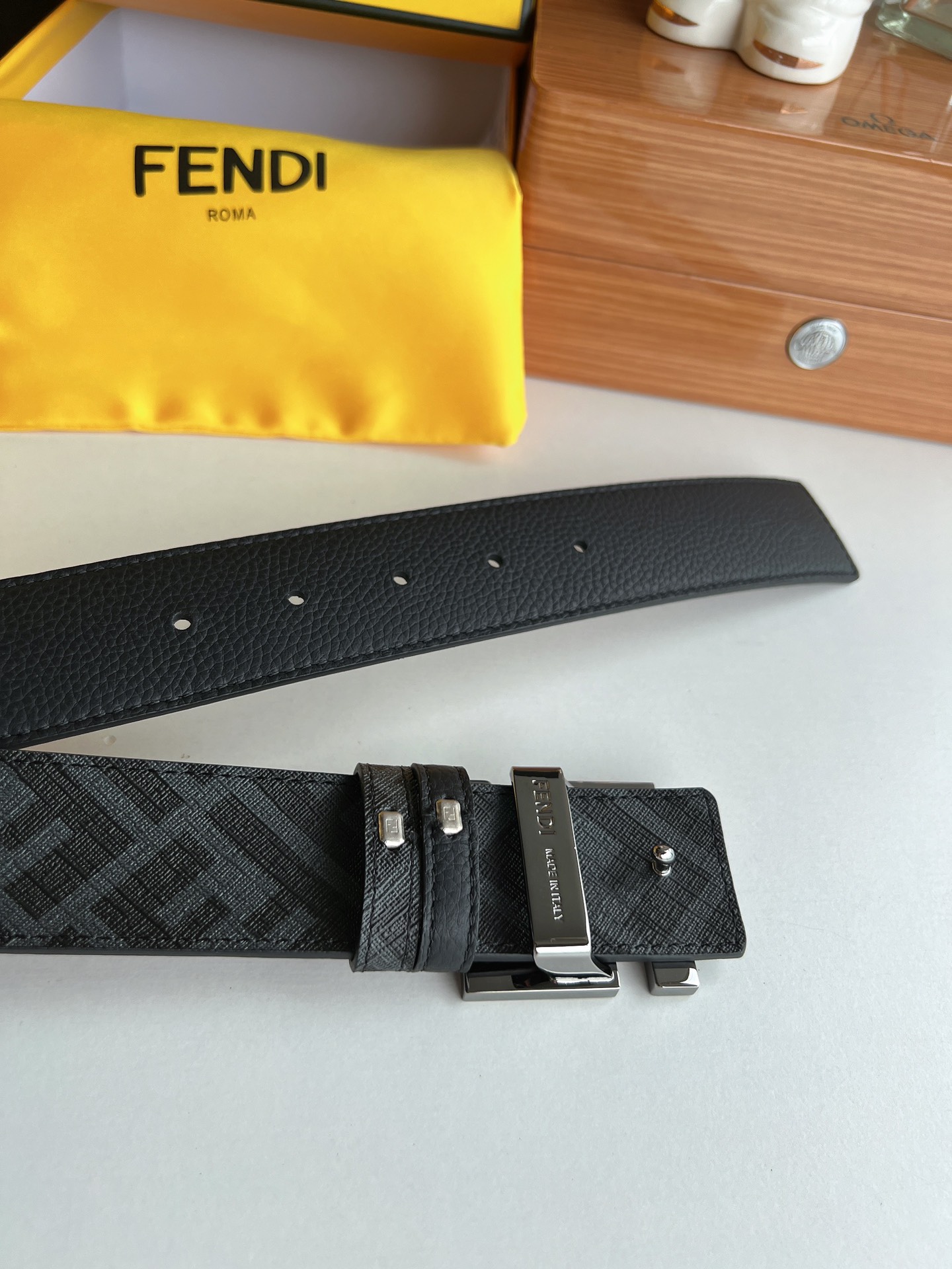 Chanel ◤𝗦𝗽𝗲𝗰𝗶𝗮𝗹 𝗦𝘂𝗽𝗽𝗹𝘆 𝗖𝗵𝗮𝗻𝗻𝗲𝗹𝘀◥ 特殊供货渠道FEND芬迪潮流感爆棚系列