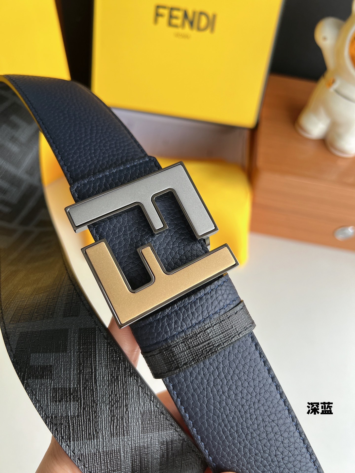 Chanel ◤𝗦𝗽𝗲𝗰𝗶𝗮𝗹 𝗦𝘂𝗽𝗽𝗹𝘆 𝗖𝗵𝗮𝗻𝗻𝗲𝗹𝘀◥ 特殊供货渠道FEND芬迪 潮流感爆棚系列