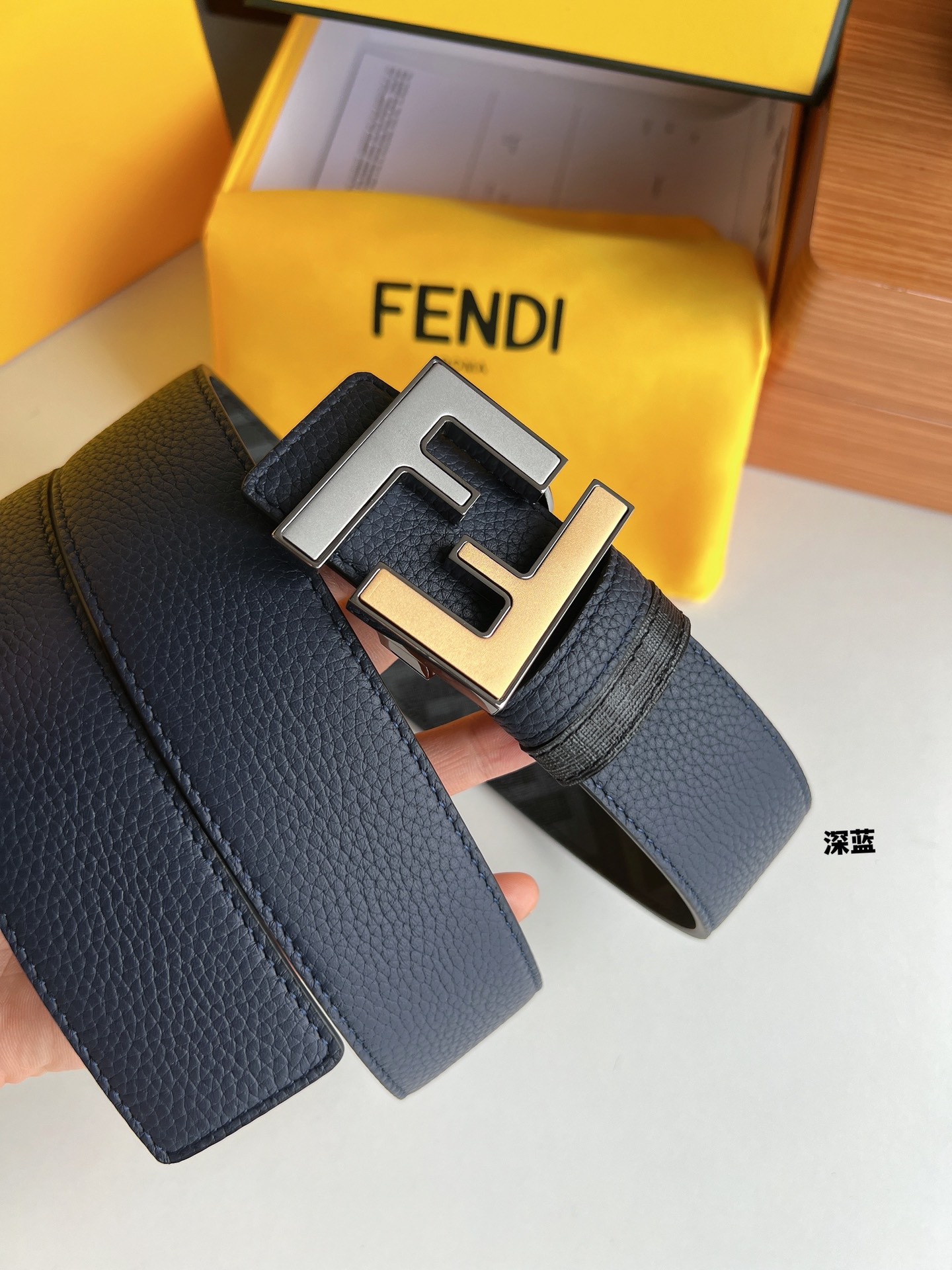 Chanel ◤𝗦𝗽𝗲𝗰𝗶𝗮𝗹 𝗦𝘂𝗽𝗽𝗹𝘆 𝗖𝗵𝗮𝗻𝗻𝗲𝗹𝘀◥ 特殊供货渠道FEND芬迪 潮流感爆棚系列