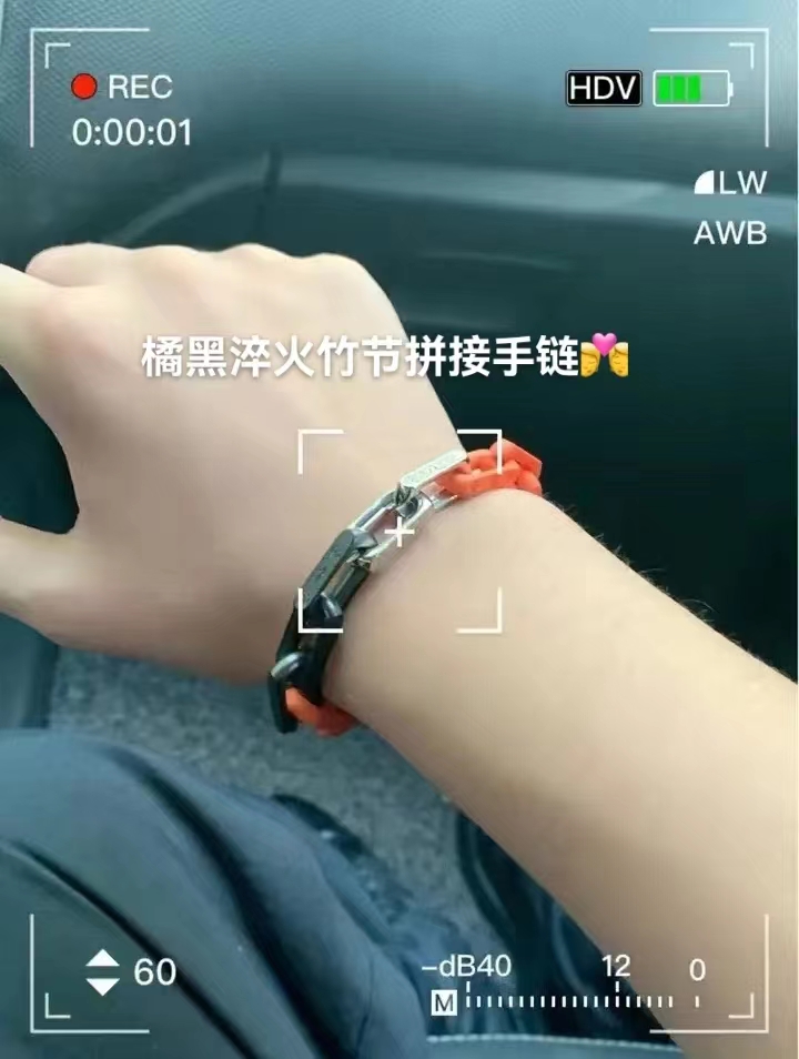 NO:816784,New product Louis Vuitton Damier black and orange splicing, tempered bamboo fire knot bracelet, tempered orange, black, the latest matching necklace, consistent steel and titanium material, details can be compared with the official picture. The link is engraved, the hook engraved buckle is engraved with the Louis Vuitton logo, and the matching bag set is great for everyone., Lv bracelet Lv necklace, louis vuitton, louis vuitton, necklace, bracelet19860909新品 路威易登 Louis Vuitton Damier黑橘拼接 淬竹火节手链 淬火 橙色、黑色 最搭新配项链,一致钢钛材质, 细可节对比官图网链环镂刻 钩镂扣刻路威易登标识 配包套装送人自都用非常棒.,Lv手链Lv项链,louis vuitton,louis vuitton,necklace,bracelet,Jewelry