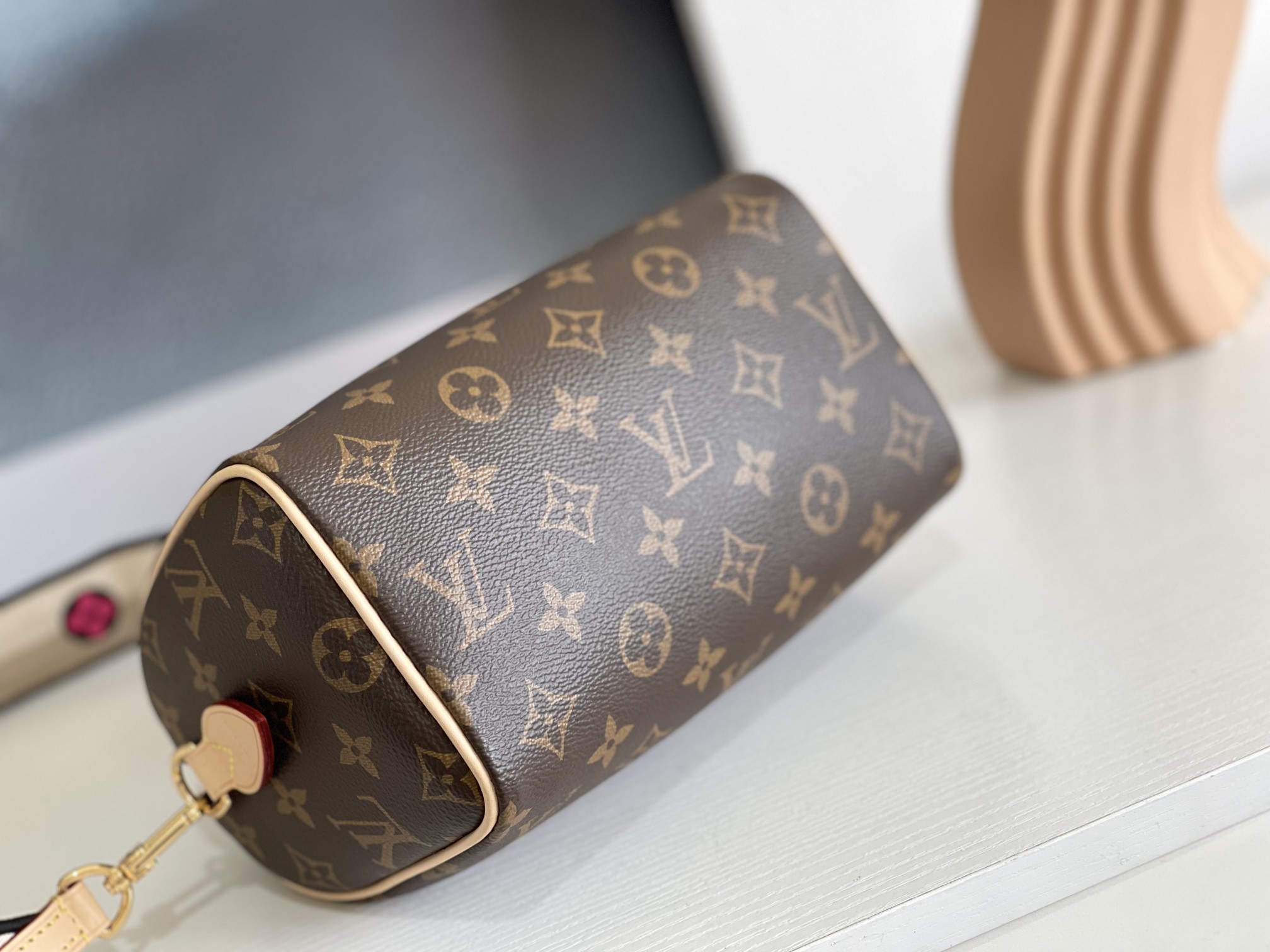 路易威登 Louis Vuitton 高定典藏经典高奢皮具手袋托特包斜挎包女包 #DD9B1C6A 4