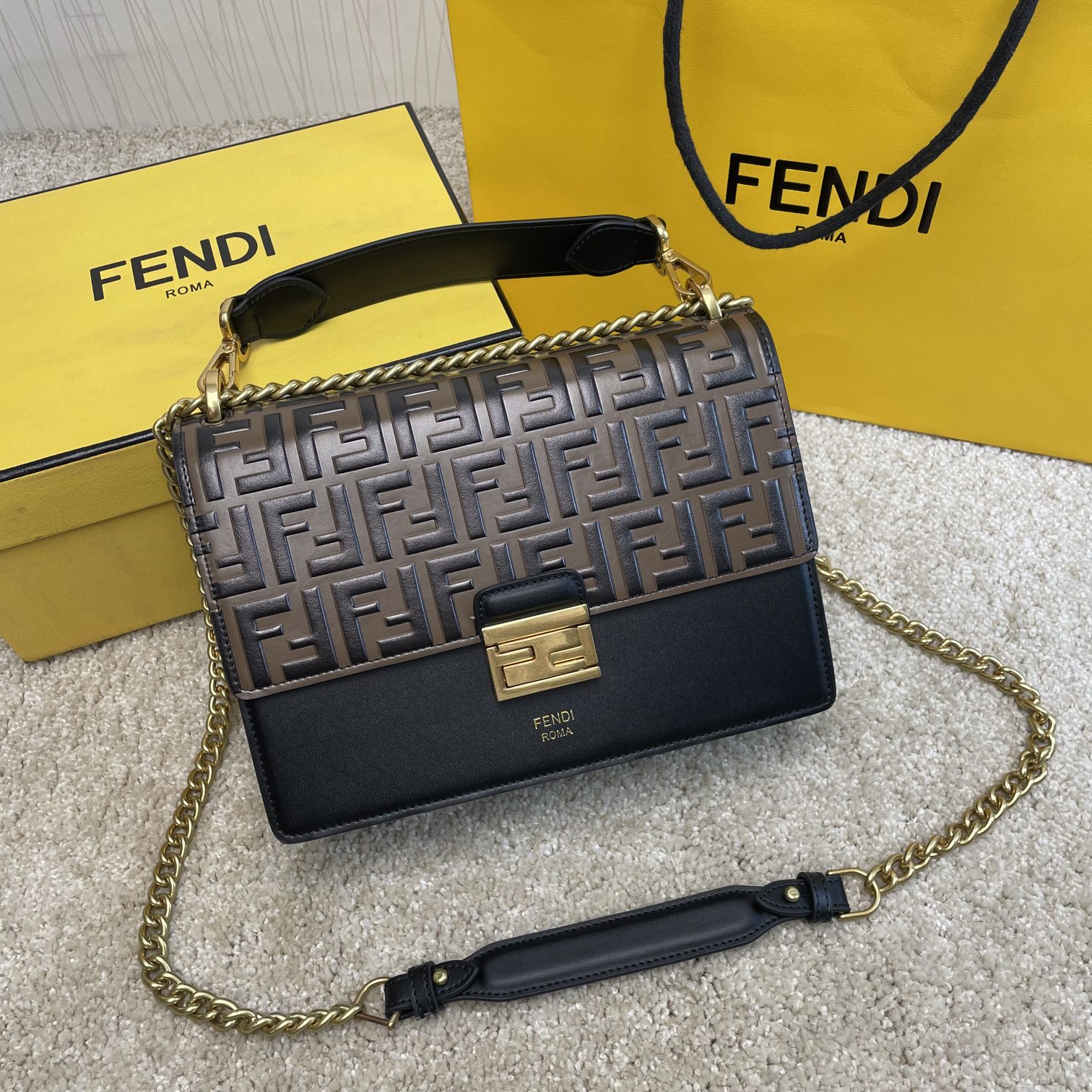 P590 FENDI （芬迪）Kan I 大号8839 摩卡啡