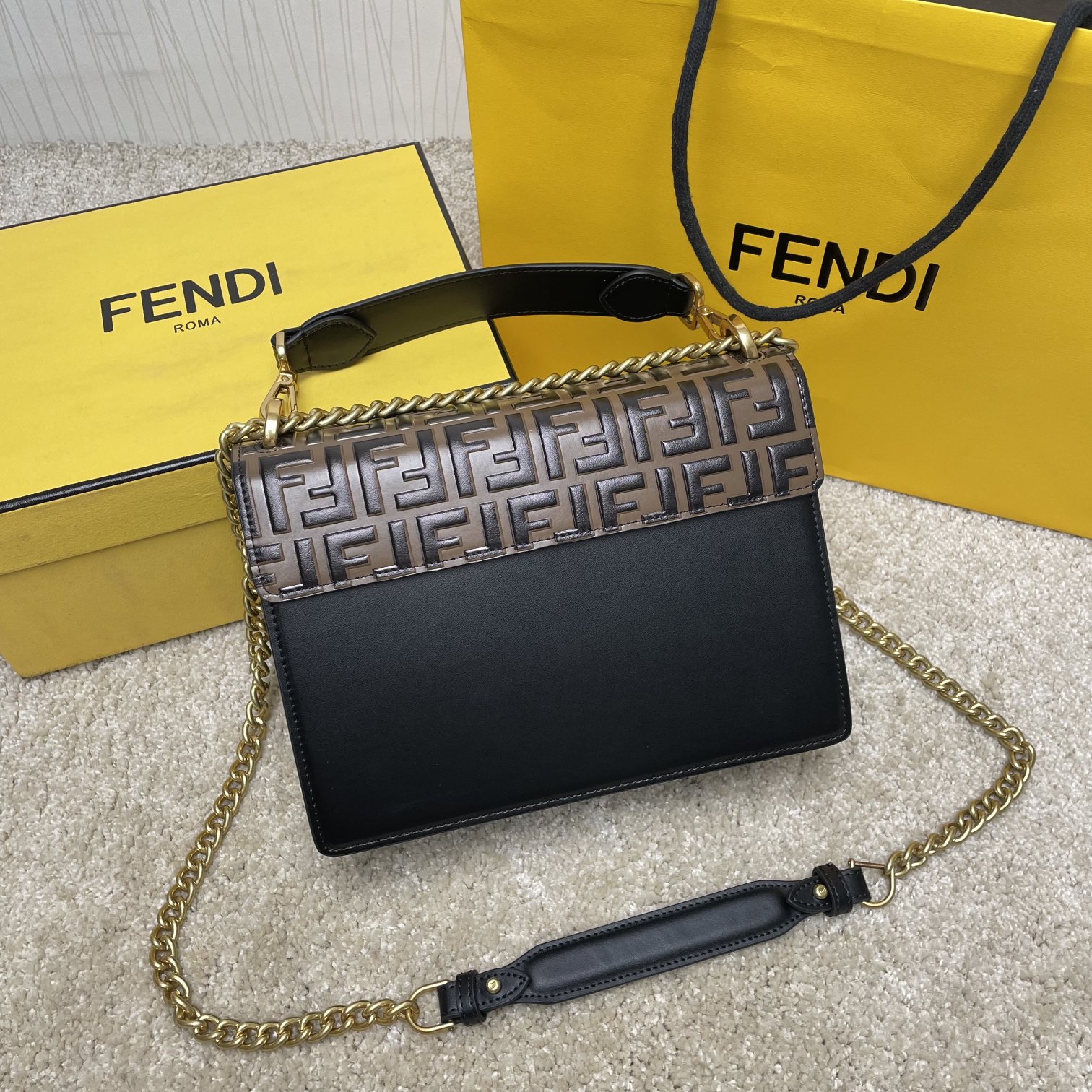 P590 FENDI （芬迪）Kan I 大号8839 摩卡啡