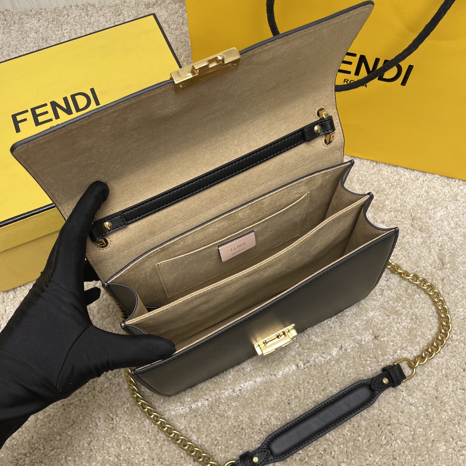 P590 FENDI （芬迪）Kan I 大号8839 摩卡啡