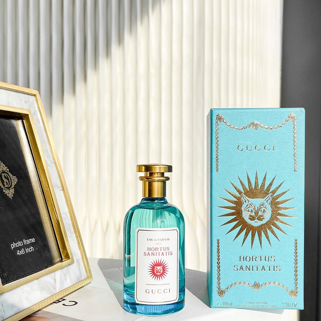 Gucci luxury designer product
