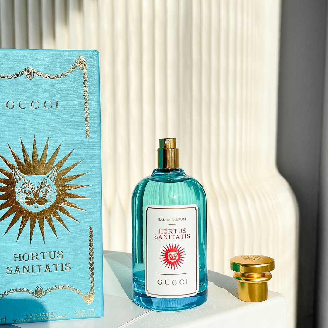 Gucci luxury designer product 4