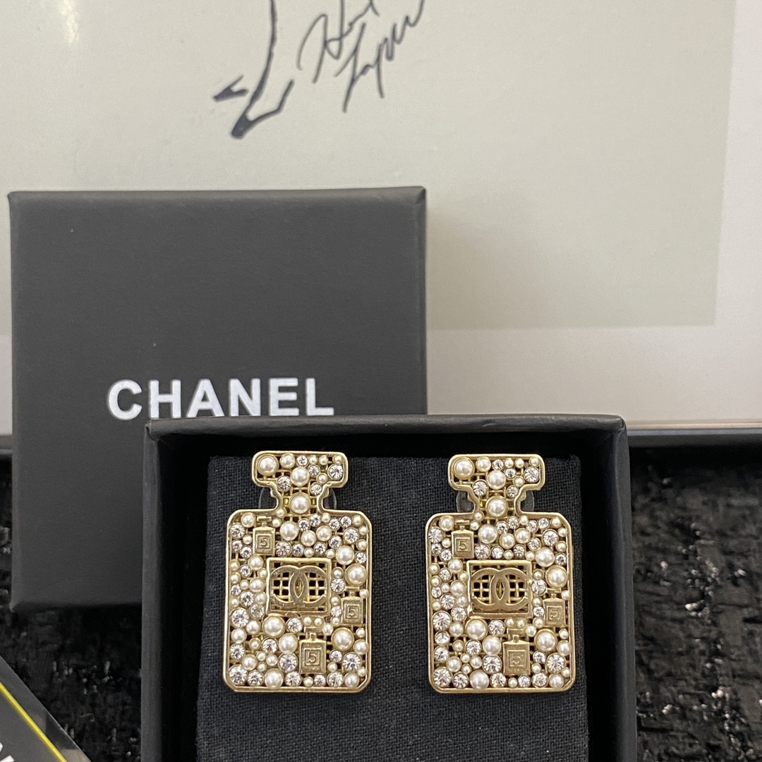 Dolce & Gabbana Haute Couture Haute Couture Fine Jewelry Necklace 2