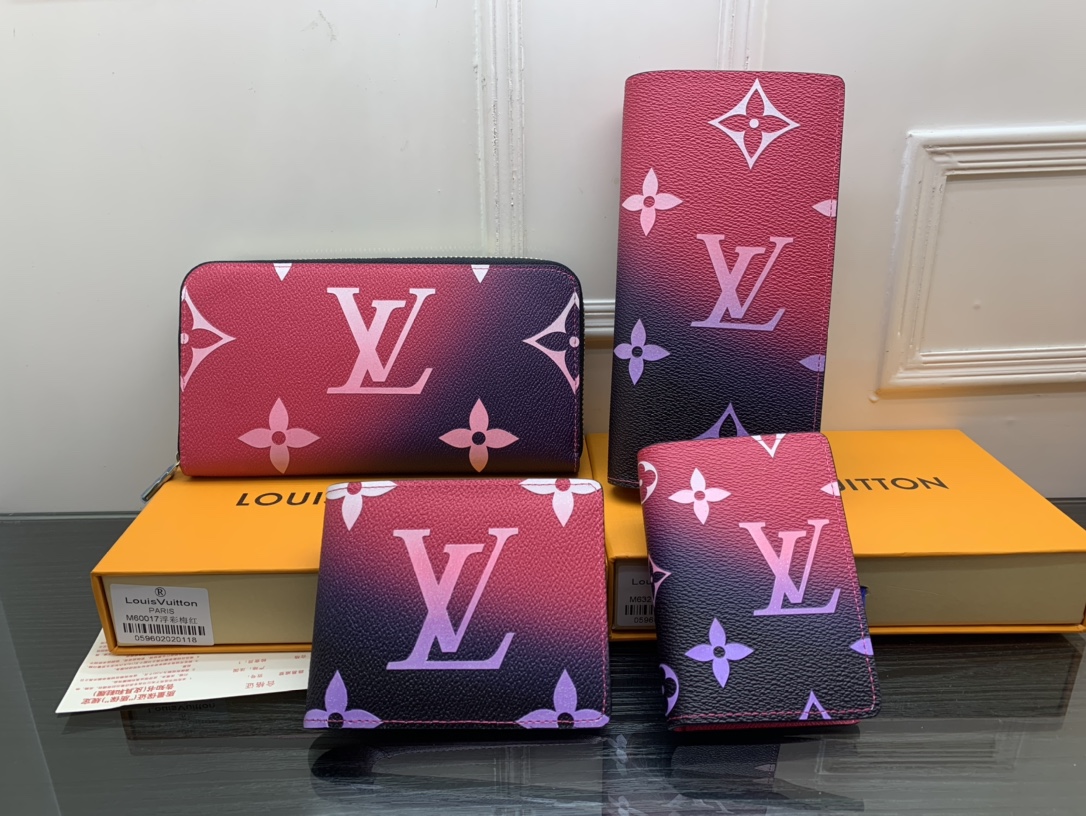 Slim leather cardholder in different colors