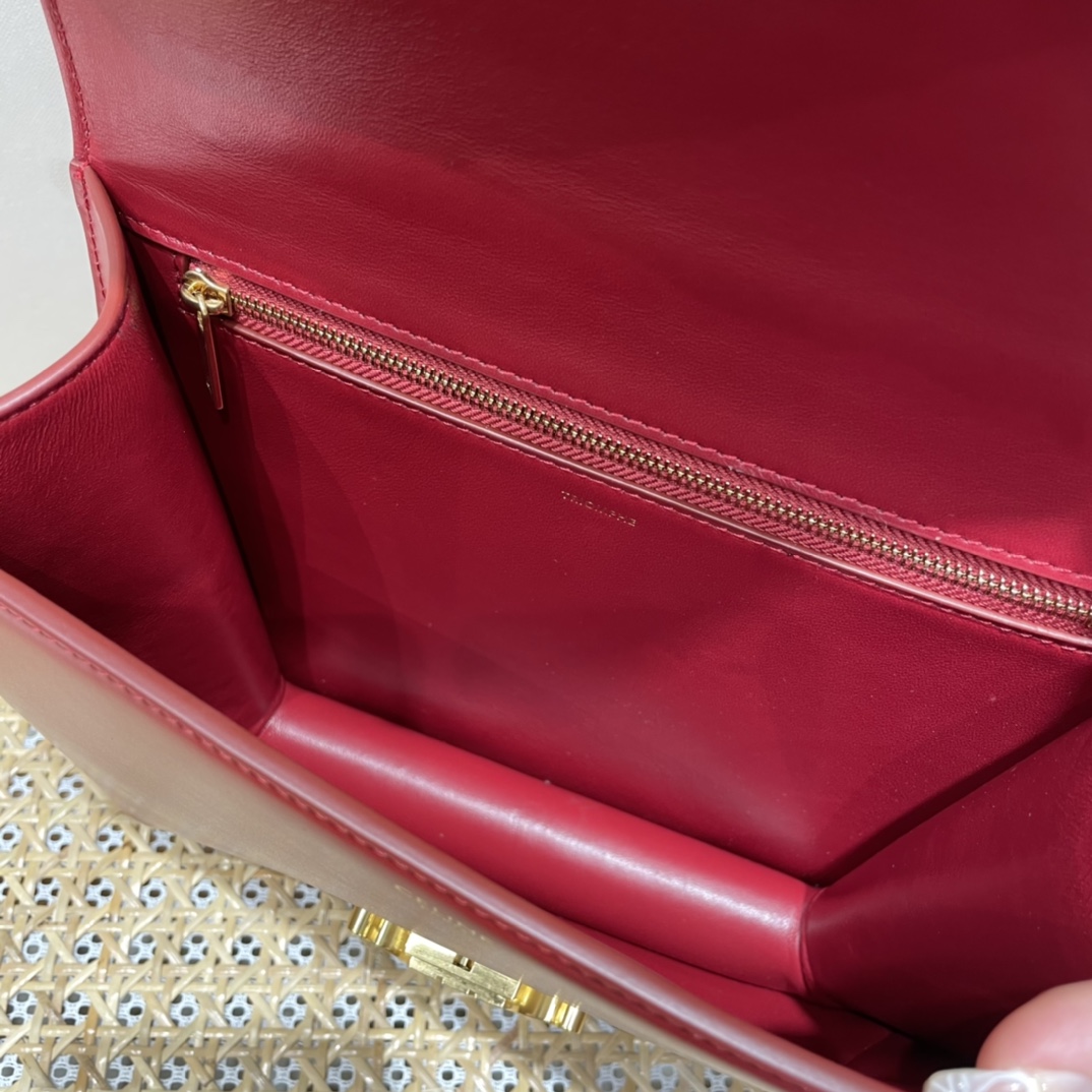 CELINE CHAIN BESACE TRIOMPHE 24.5CM BAG 199273深红色