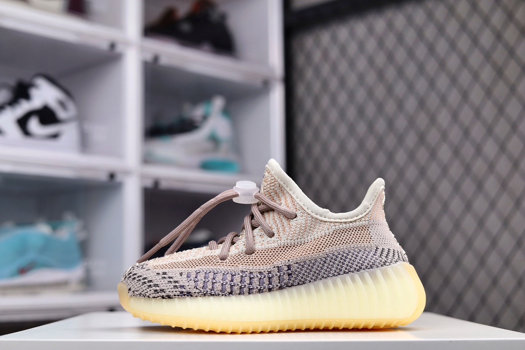 H0 Yeezy 350 V2童鞋 同步官方发售配色 巴斯夫爆米花底原厂纸板开模 原厂织面 市售唯一巴斯夫童鞋 唯一渐变色调TPU组合大底 区分市面一眼假鞋底 细节不同于成人款TD