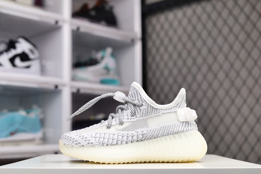 H0 Yeezy 350 V2童鞋 同步官方发售配色 巴斯夫爆米花底原厂纸板开模 原厂织面 市售唯一巴斯夫童鞋 唯一渐变色调TPU组合大底 区分市面一眼假鞋底 细节不同于成人款TD