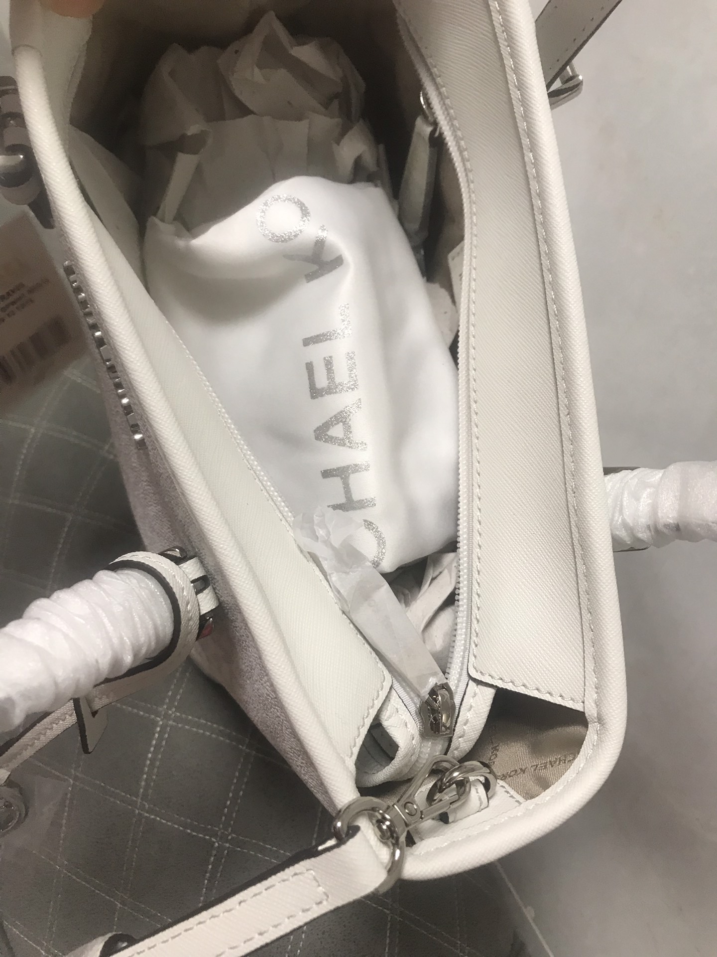 Michael Kors M家、 、MK新款小号购物袋 十字纹牛皮 购物袋样式 改成了小号 额外加了长背带
