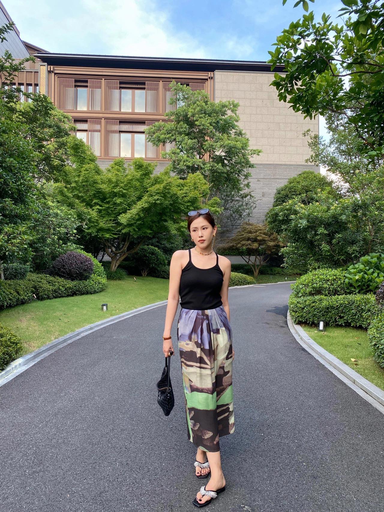 Bottega Veneta葆蝶家 TURN 40CM BAG 701024黑色