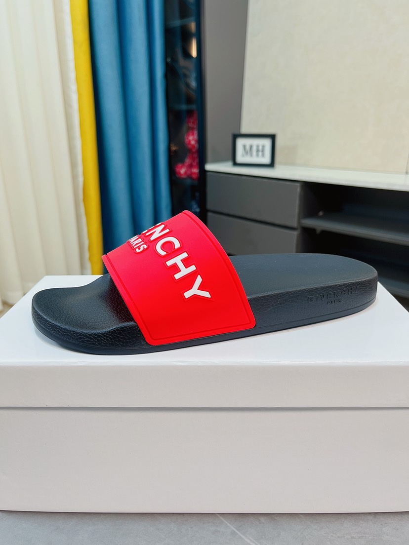 H0  GIVENCHY 纪梵希 Givenchy 男士休闲拖鞋⚠️⚠，一字拖 穿脱方便，鞋面品牌logo装饰，交叉胶条，奢华尊贵，厚实松软大底，潮爆了，上脚舒适帅气，38-44