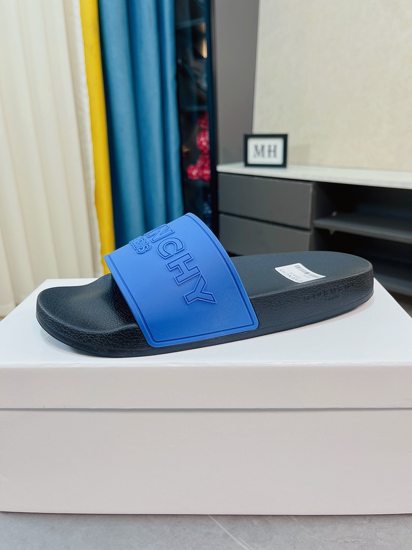 H0  GIVENCHY 纪梵希 Givenchy 男士休闲拖鞋⚠️⚠，一字拖 穿脱方便，鞋面品牌logo装饰，交叉胶条，奢华尊贵，厚实松软大底，潮爆了，上脚舒适帅气，38-44