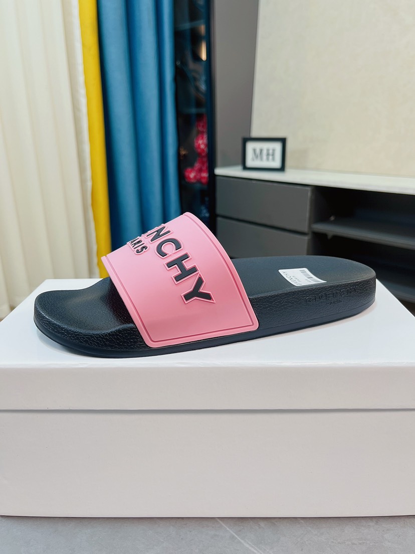 H0  GIVENCHY 纪梵希 Givenchy 男士休闲拖鞋⚠️⚠，一字拖 穿脱方便，鞋面品牌logo装饰，交叉胶条，奢华尊贵，厚实松软大底，潮爆了，上脚舒适帅气，38-44