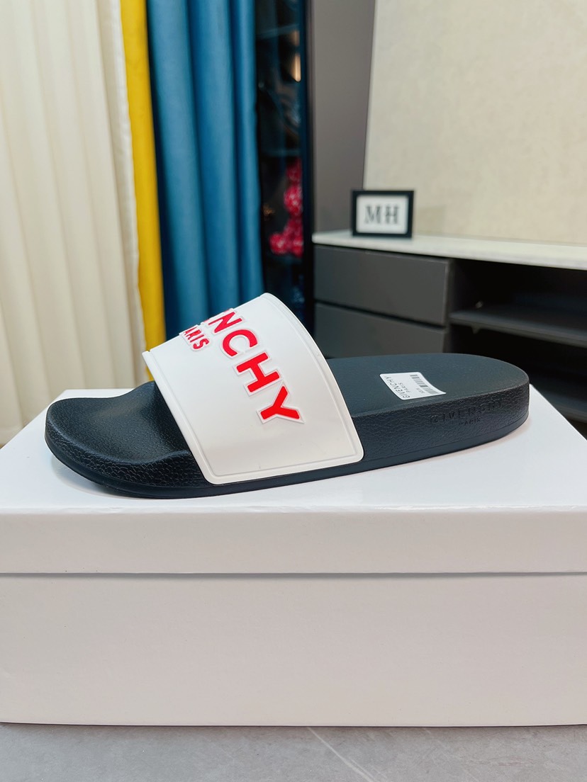 H0  GIVENCHY 纪梵希 Givenchy 男士休闲拖鞋⚠️⚠，一字拖 穿脱方便，鞋面品牌logo装饰，交叉胶条，奢华尊贵，厚实松软大底，潮爆了，上脚舒适帅气，38-44