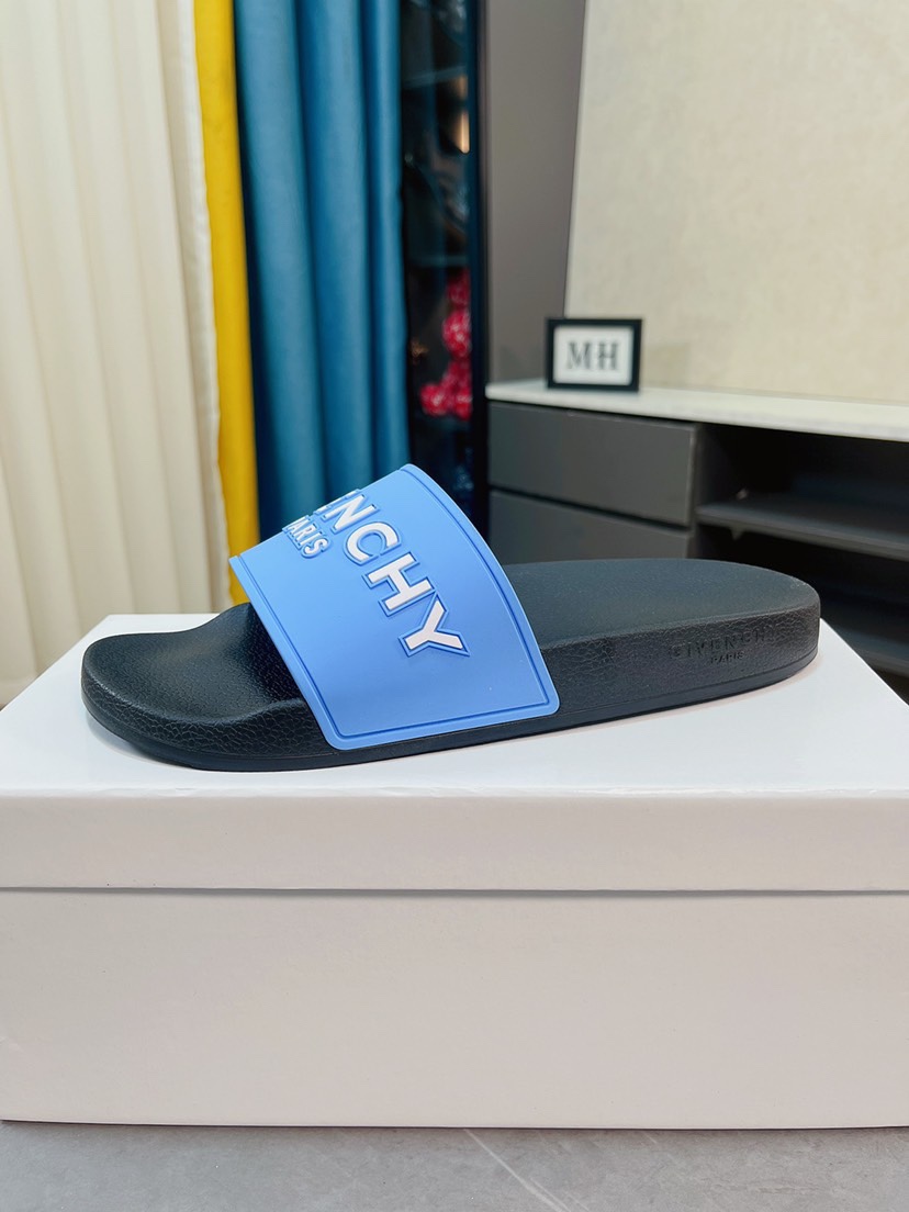 H0  GIVENCHY 纪梵希 Givenchy 男士休闲拖鞋⚠️⚠，一字拖 穿脱方便，鞋面品牌logo装饰，交叉胶条，奢华尊贵，厚实松软大底，潮爆了，上脚舒适帅气，38-44