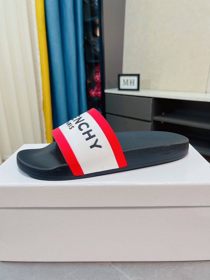 H0  GIVENCHY 纪梵希 Givenchy 男士休闲拖鞋⚠️⚠，一字拖 穿脱方便，鞋面品牌logo装饰，交叉胶条，奢华尊贵，厚实松软大底，潮爆了，上脚舒适帅气，38-44