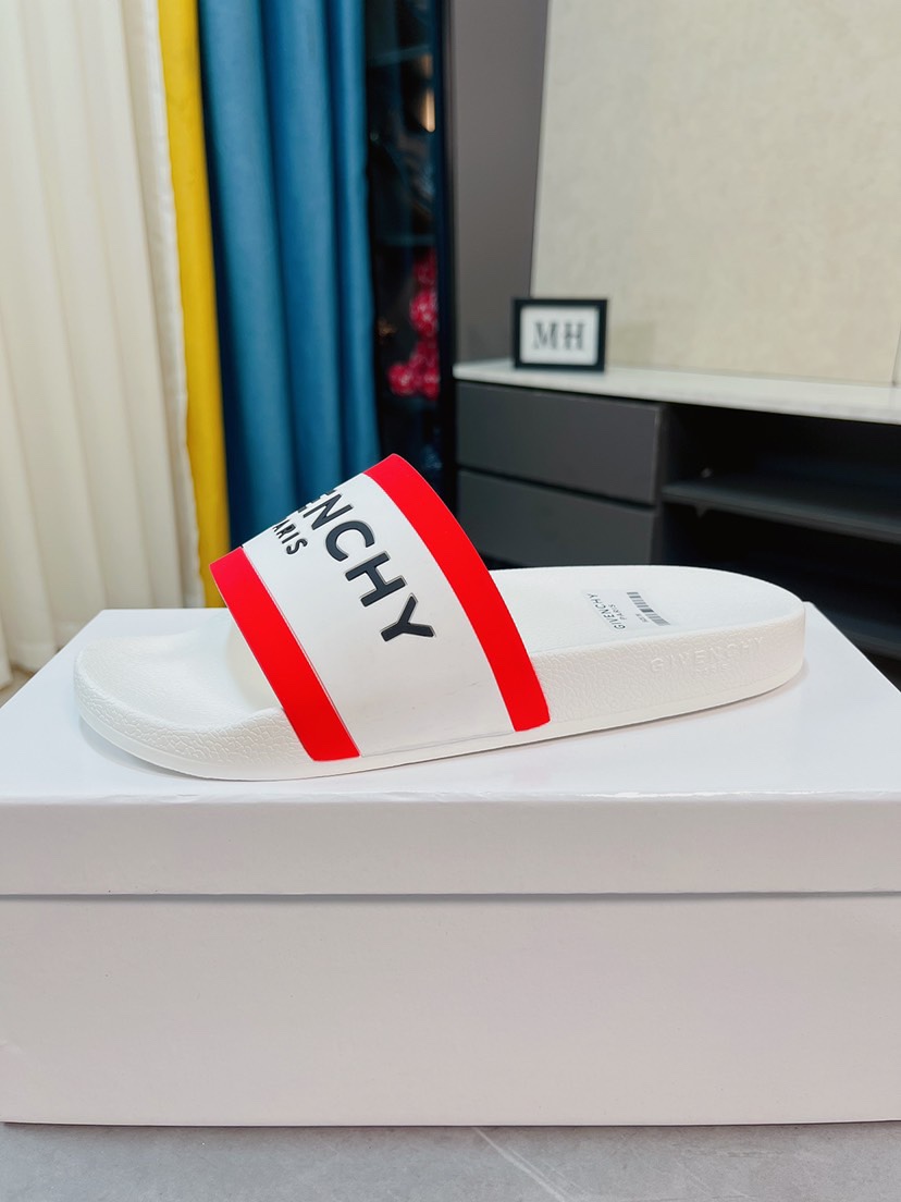 H0  GIVENCHY 纪梵希 Givenchy 男士休闲拖鞋⚠️⚠，一字拖 穿脱方便，鞋面品牌logo装饰，交叉胶条，奢华尊贵，厚实松软大底，潮爆了，上脚舒适帅气，38-44
