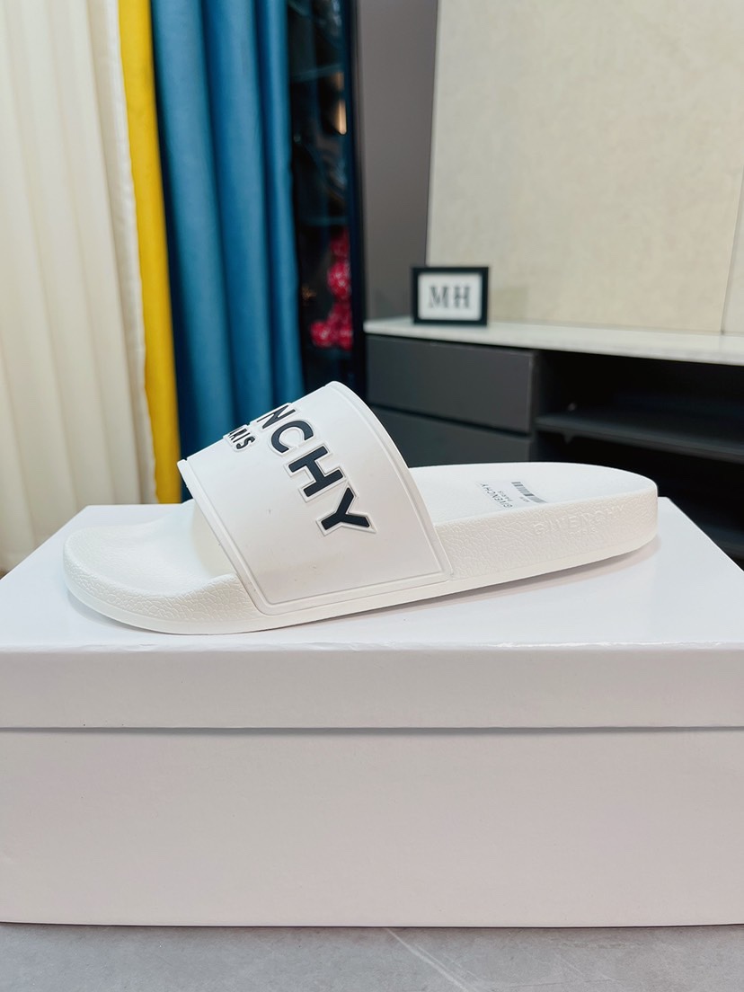 H0  GIVENCHY 纪梵希 Givenchy 男士休闲拖鞋⚠️⚠，一字拖 穿脱方便，鞋面品牌logo装饰，交叉胶条，奢华尊贵，厚实松软大底，潮爆了，上脚舒适帅气，38-44