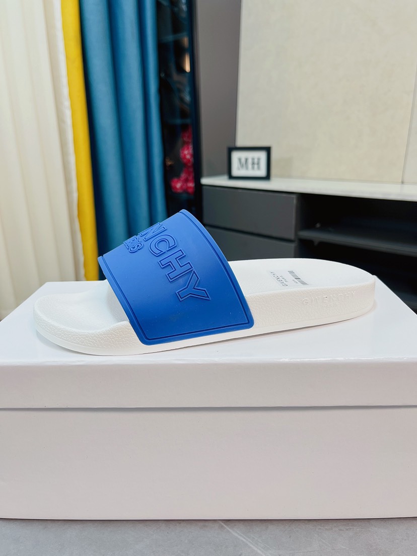 H0  GIVENCHY 纪梵希 Givenchy 男士休闲拖鞋⚠️⚠，一字拖 穿脱方便，鞋面品牌logo装饰，交叉胶条，奢华尊贵，厚实松软大底，潮爆了，上脚舒适帅气，38-44