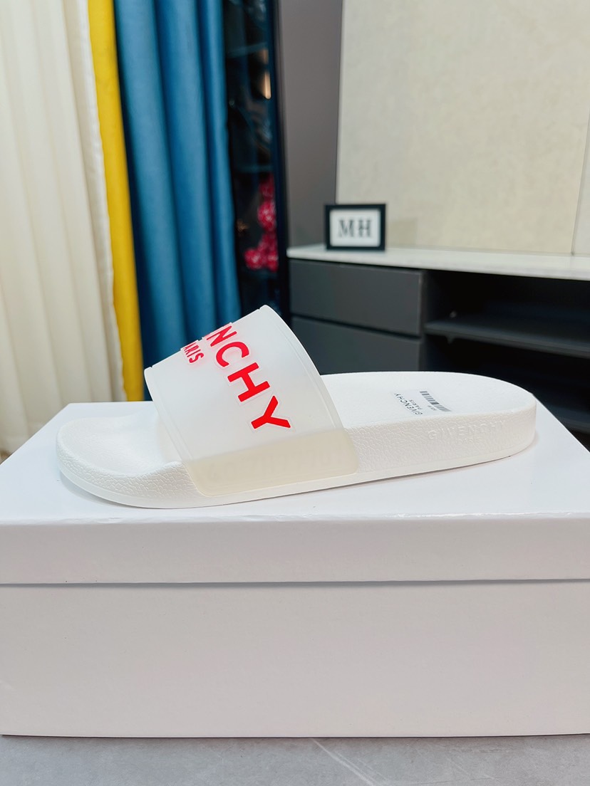 H0  GIVENCHY 纪梵希 Givenchy 男士休闲拖鞋⚠️⚠，一字拖 穿脱方便，鞋面品牌logo装饰，交叉胶条，奢华尊贵，厚实松软大底，潮爆了，上脚舒适帅气，38-44