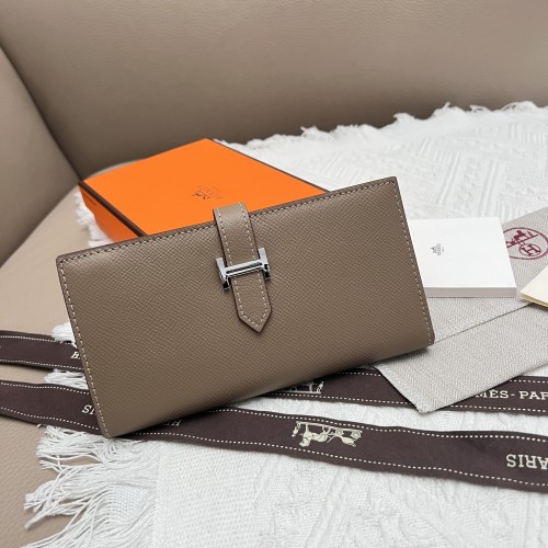 Hermes Women's Vertical Wallet, Togo Leather with Silver Hardware, 9x17.5 cm 1 Hermes Women's Vertical Wallet, Togo Leather with Silver Hardware, 9x17.5 cm