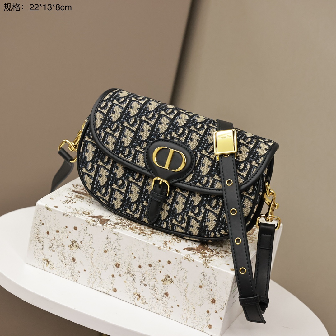 I5  Dior迪奥新月包