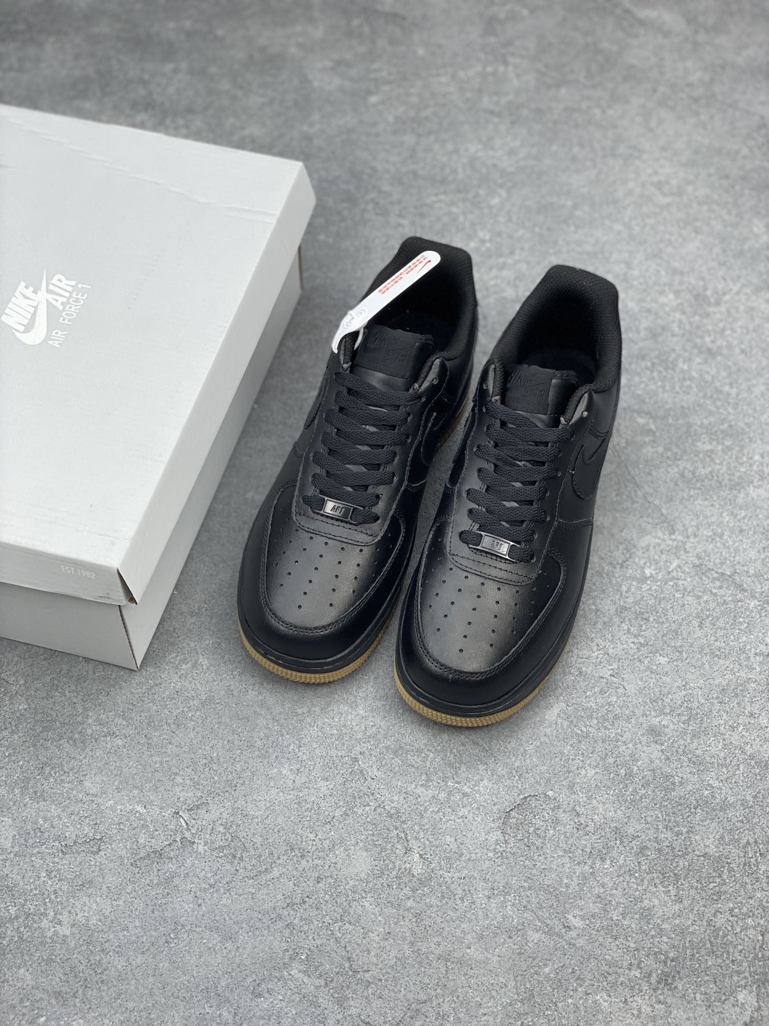 Nike Air Force 1 Low Black Gum - Premium Leather, Classic Style, Comfortable Fit 9 i1657220346 6285 7