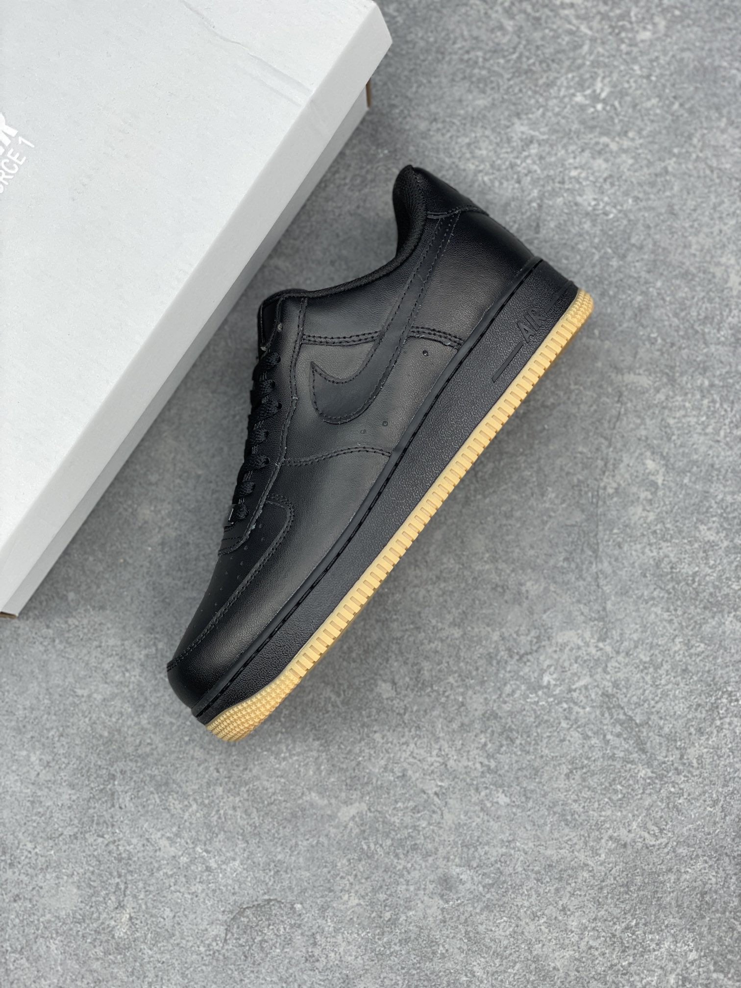 Nike Air Force 1 Low Black Gum - Premium Leather, Classic Style, Comfortable Fit 8 i1657220346 677 6
