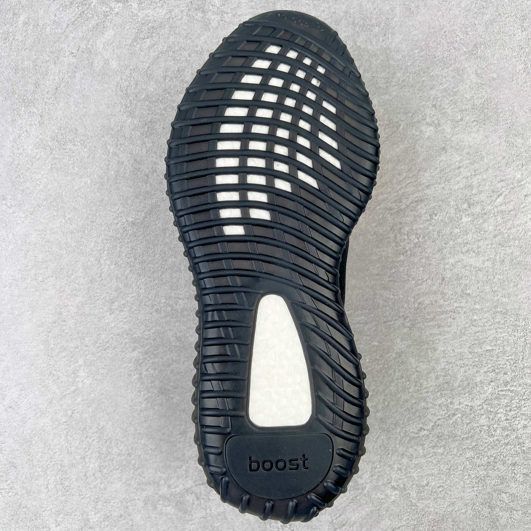 图片[9]-💰200 ＃K版纯原 巴斯夫福利‼Yeezy Boost 350 V2 \”Onyx\” 黑玛瑙 HQ4540 市面中端最王炸版本 lw同源配套打造 全套原楦 原纸版 原鞋开模完美打造 采用辰元飞织鱼丝网原厂面 非进口机台 大底原厂半透明RB巴斯夫满钉大底  原厂东莞百宏3M反光鞋带 质感一致 原厂鑫成新粉原鞋垫 LOGO胶浆印花 钛金针与高士马克线针车精工打造 一切遵循原厂指令单采购同源原材 采购全套原厂进口材料 原纸版 原楦头 一切同源公司 大几率过验 混卖无压力‼️SIZE：36 36.5 37 38 38.5 39 40 40.5 41 42 42.5 43 44 44.5 45 46 47 编码：by2936070-运动鞋