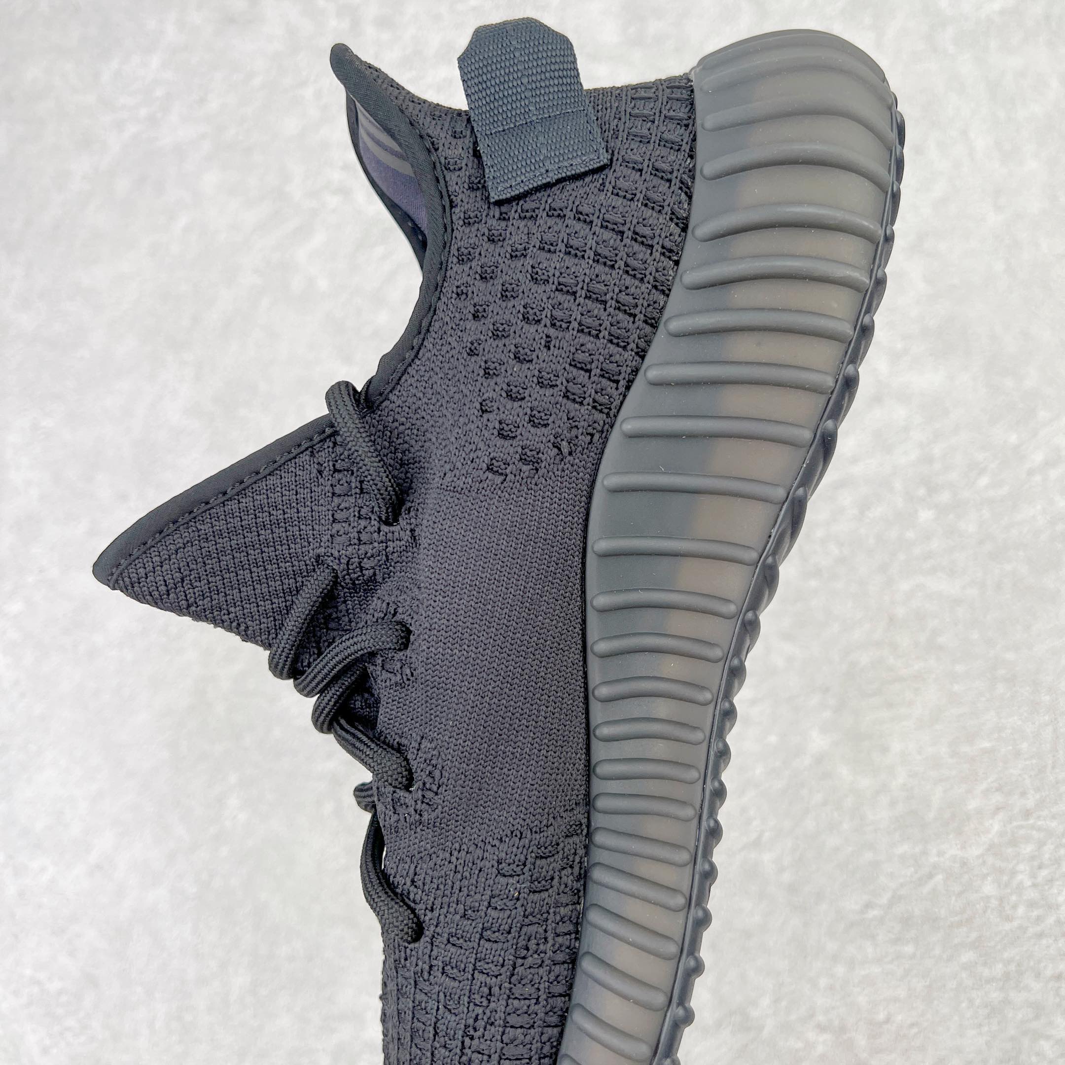 图片[7]-💰200 ＃K版纯原 巴斯夫福利‼Yeezy Boost 350 V2 \”Onyx\” 黑玛瑙 HQ4540 市面中端最王炸版本 lw同源配套打造 全套原楦 原纸版 原鞋开模完美打造 采用辰元飞织鱼丝网原厂面 非进口机台 大底原厂半透明RB巴斯夫满钉大底  原厂东莞百宏3M反光鞋带 质感一致 原厂鑫成新粉原鞋垫 LOGO胶浆印花 钛金针与高士马克线针车精工打造 一切遵循原厂指令单采购同源原材 采购全套原厂进口材料 原纸版 原楦头 一切同源公司 大几率过验 混卖无压力‼️SIZE：36 36.5 37 38 38.5 39 40 40.5 41 42 42.5 43 44 44.5 45 46 47 编码：by2936070-运动鞋