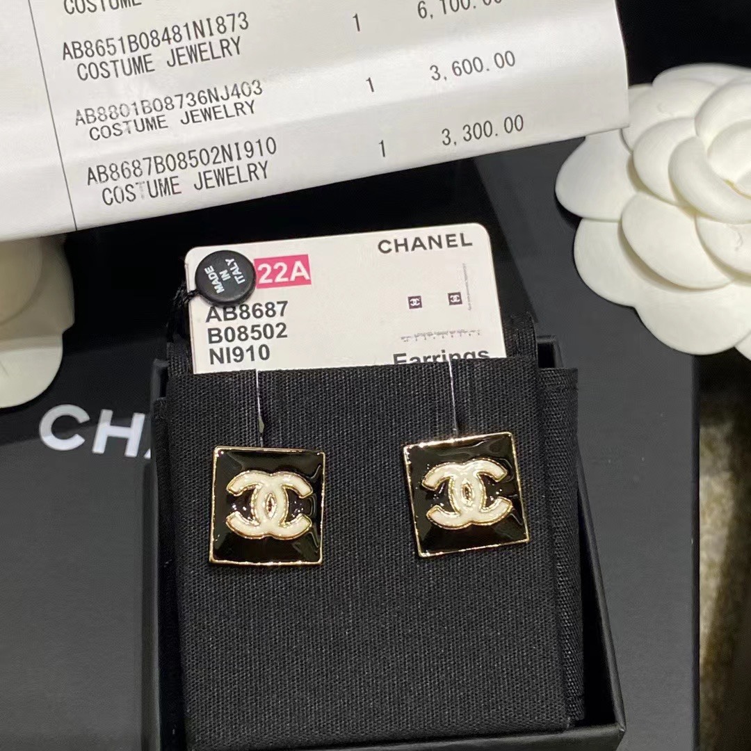 Chanel Chanel 白色方块黑色C//黑方块白C小号正方耳钉
